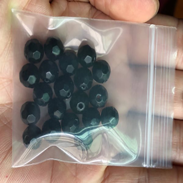 Glass beads Black